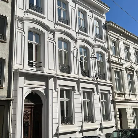 Helle Altbauwohnung Mit Balkon Im Briller Viertel Appartement *