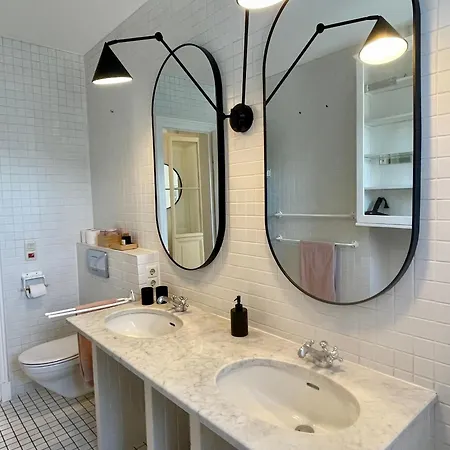 Helle Altbauwohnung Mit Balkon Im Briller Viertel