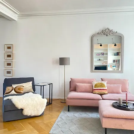 Helle Altbauwohnung Mit Balkon Im Briller Viertel *