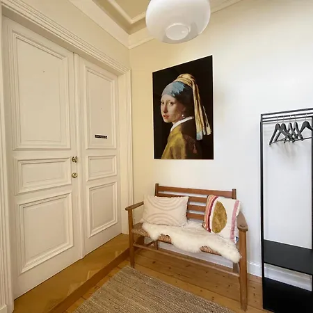 Helle Altbauwohnung Mit Balkon Im Briller Viertel