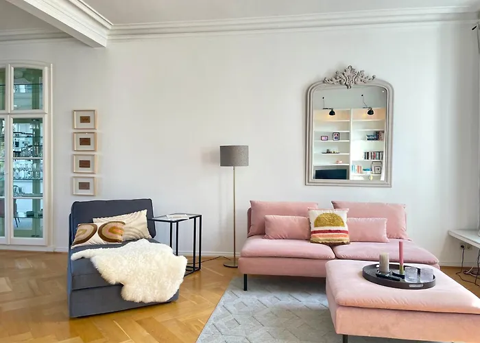 Helle Altbauwohnung Mit Balkon Im Briller Viertel *