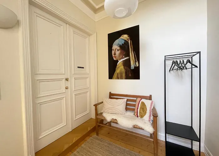 Helle Altbauwohnung Mit Balkon Im Briller Viertel